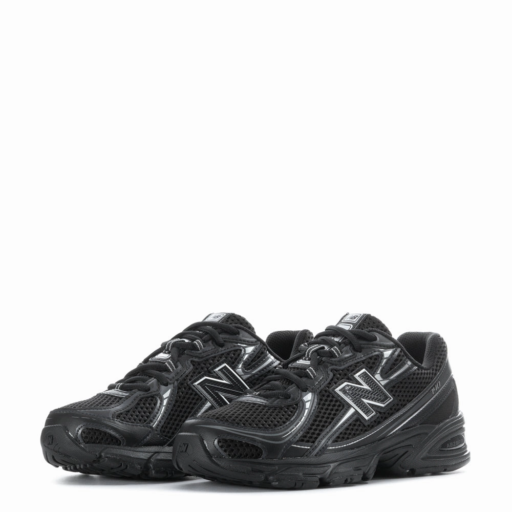 glossy running shoes 740 - Youth