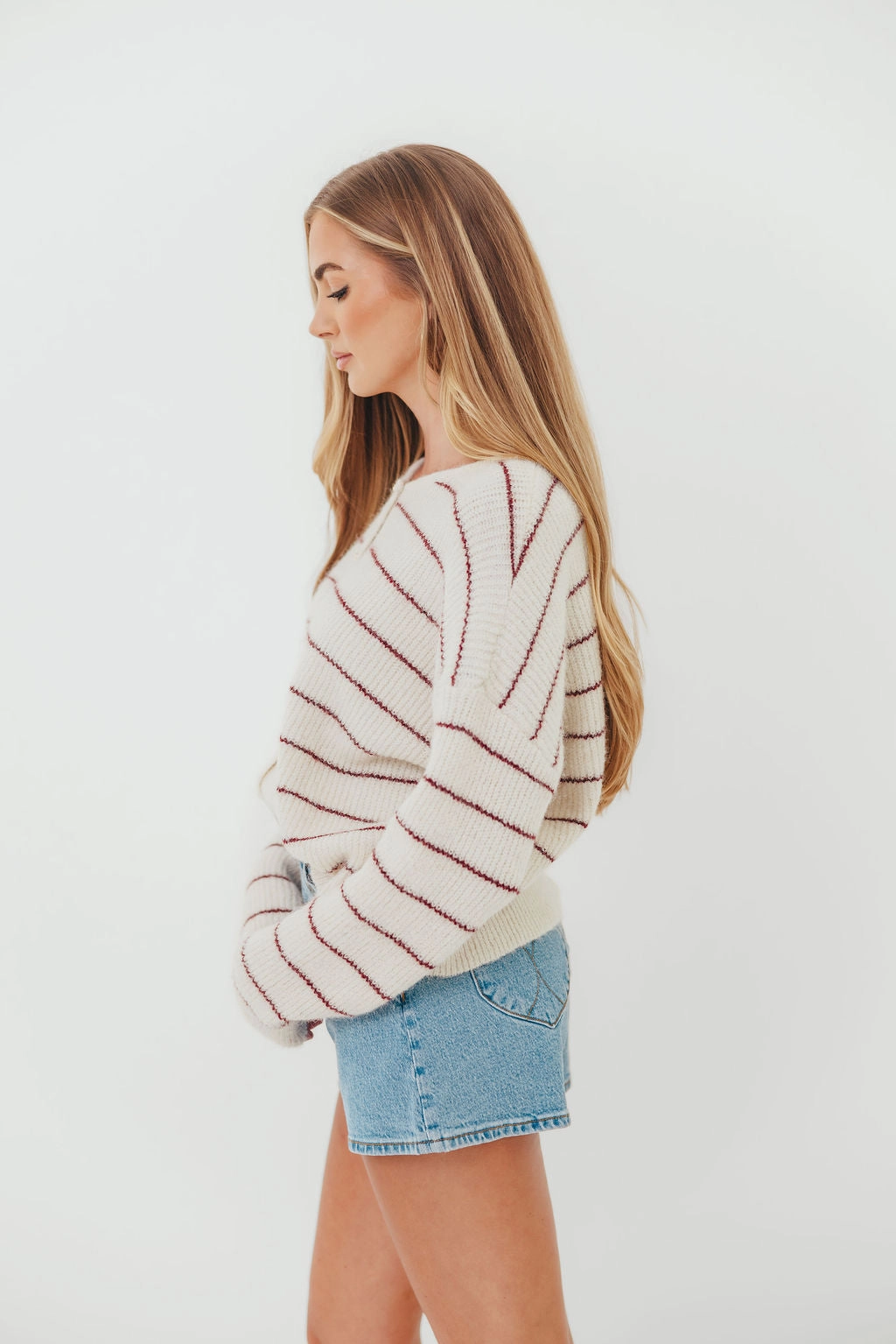 Compact Jacquard Weave Ribbed Hemline Bellevue Cardigan Top in Cream Burgundy