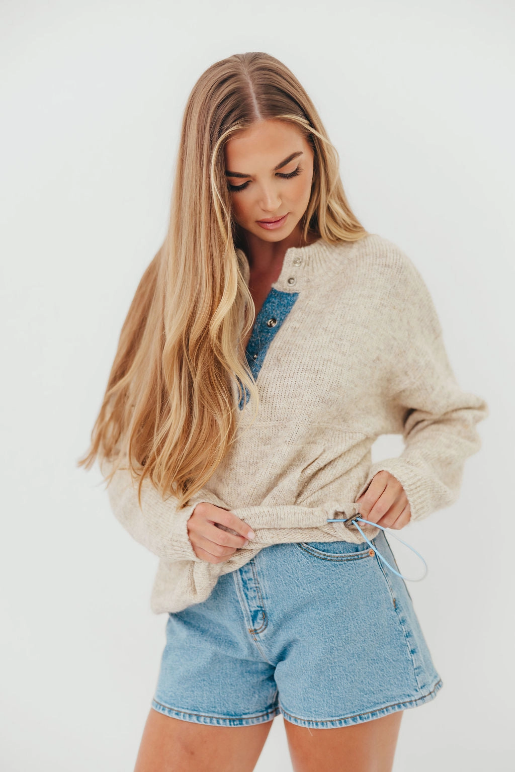 SeamFreeShoulder Blythe Two Tone Snap Collar Sweater in Oatmeal