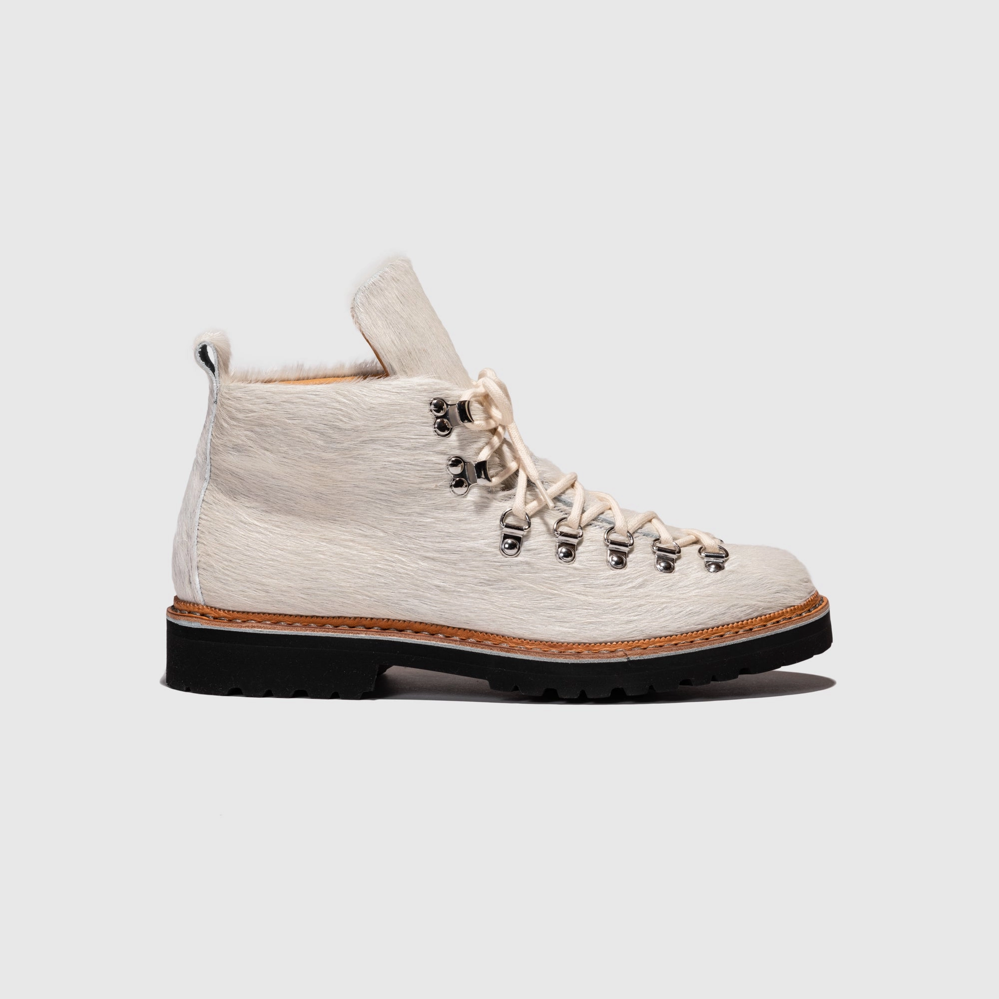 Stain Resistant Finish M-120 BOOT "WHITE PONY HAIR" X PACKER