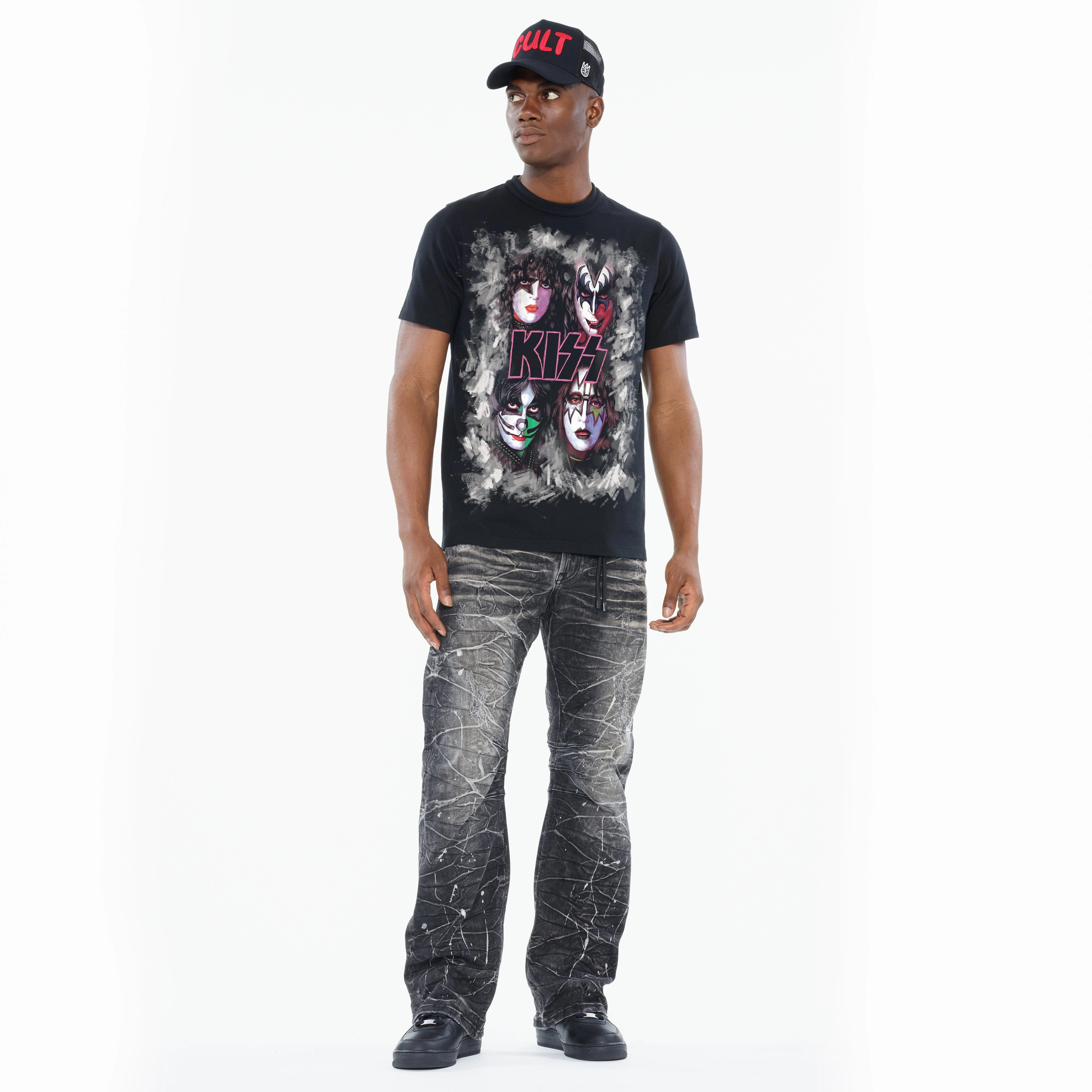 TexturedWeavePattern Holiday Outfit Style Cult's Heavyweight Short Sleeve Crew Neck Tee "Kiss Painted" in Black