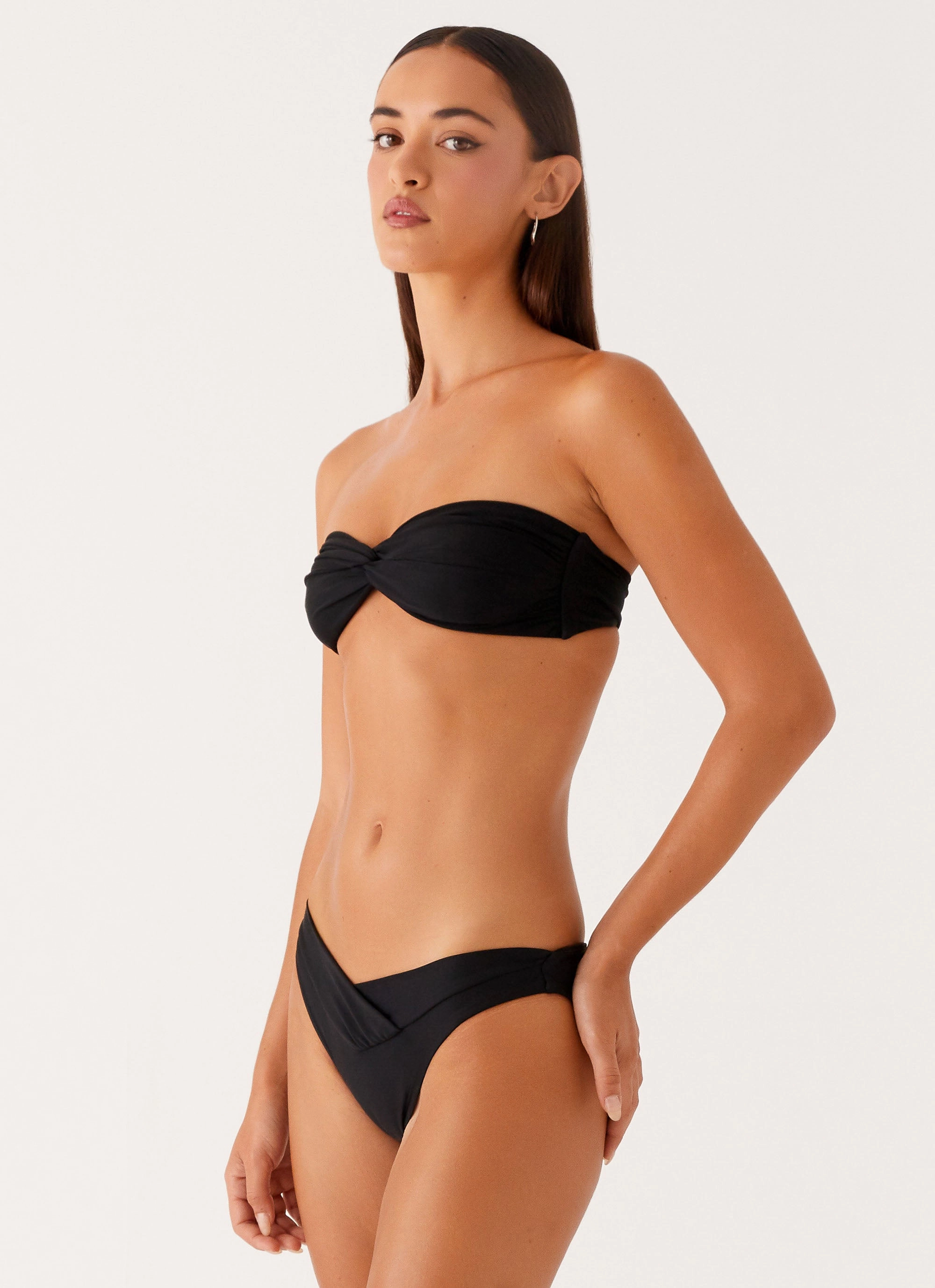 Resort Relaxation Abrasion resistant Delta Bikini Bottoms - Black