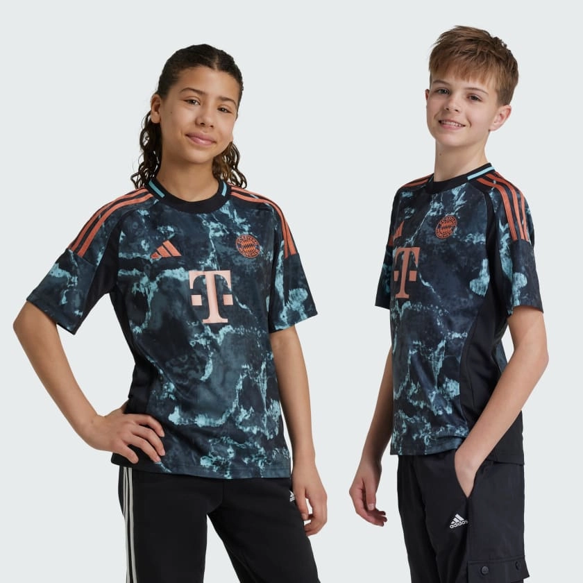 FC Bayern 24-25 Away Mini Kit Full Set Shirt & Short Reflective details