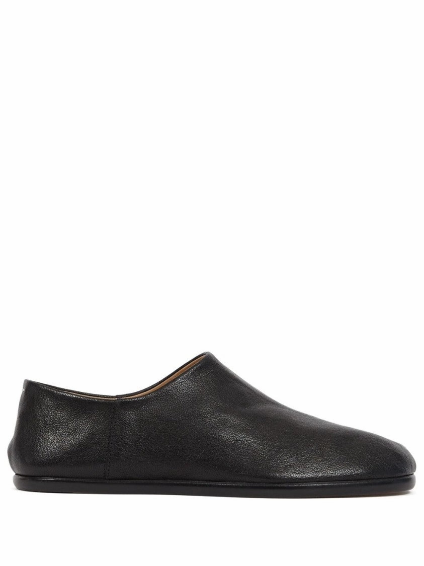 Black Leather Tabi Loafer With Unique Cut And Distinctive Stitching Guard Lane Heel Steady