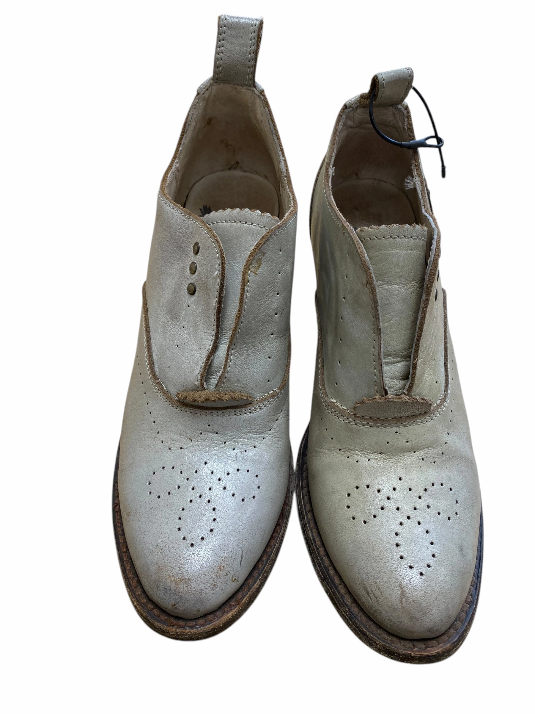 Shoes Heels Block By Freebird In Grey, Size: 7 Bold Silhouette