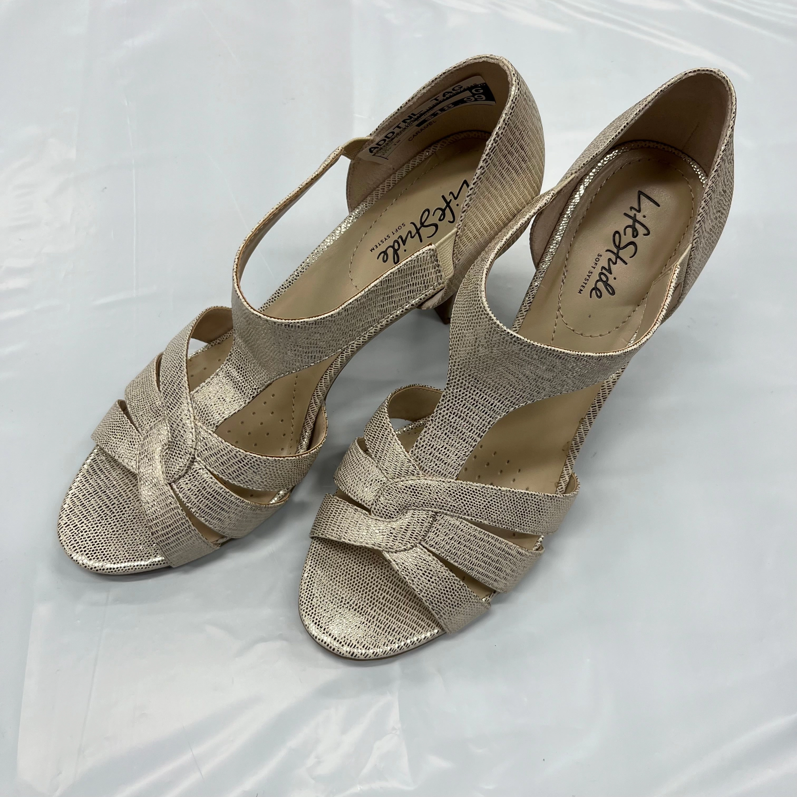 Cream Shoes Heels Block Life Stride, Size 10 Laced