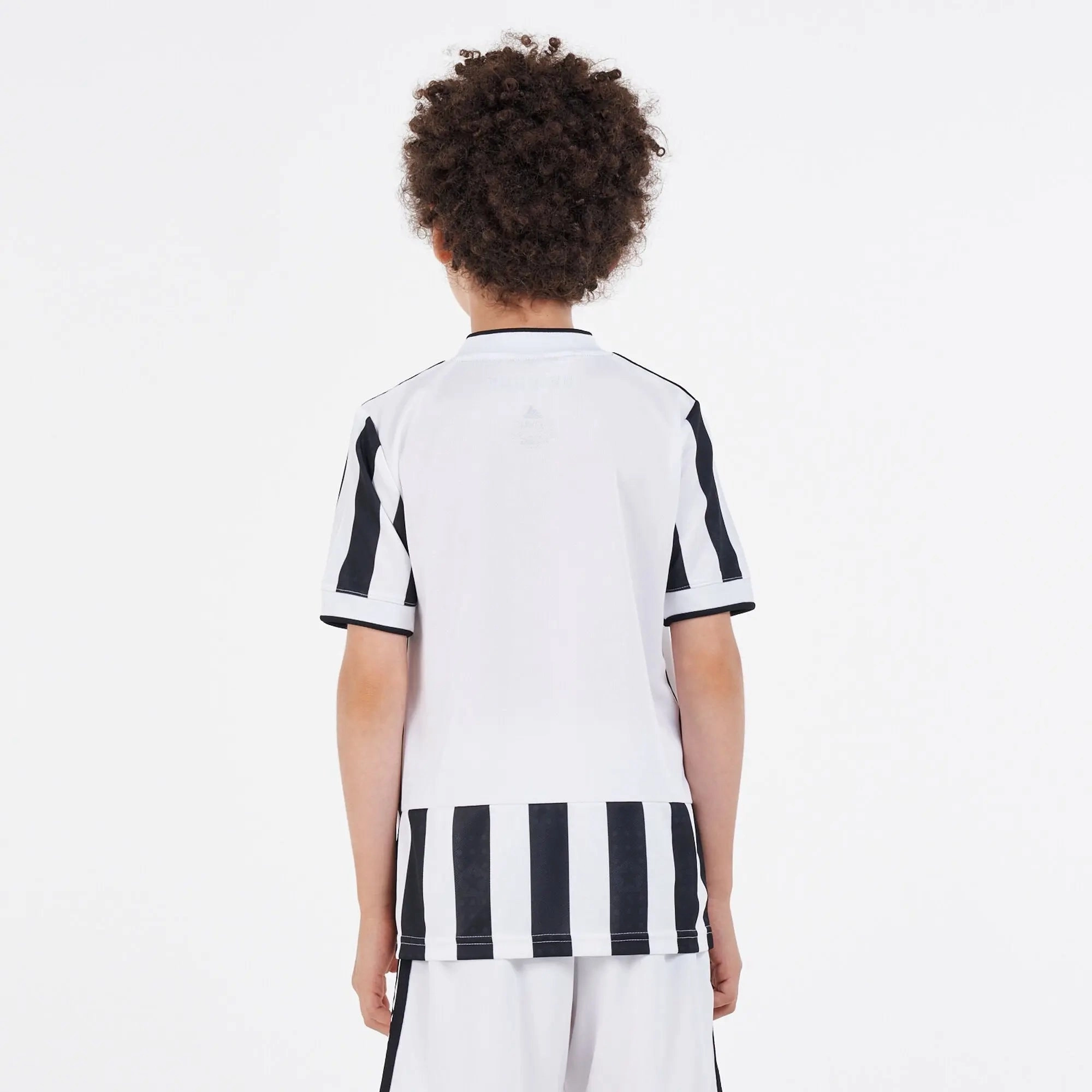 Ventilated Back Panels Performance Optimized Weave Kids Juventus FC Home Replica Kit 22/23 Full Set T-shirt & Short