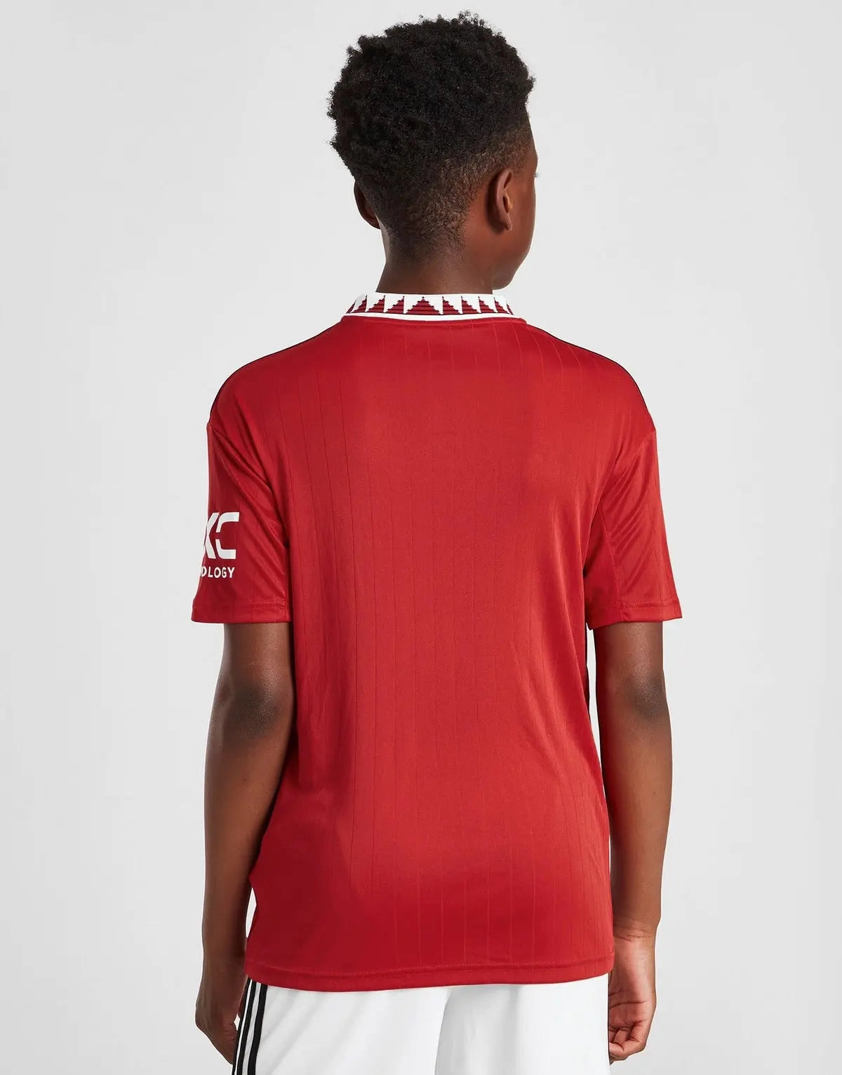 No Slip Gripper Hem Lightweight Mesh Panels Manchester United FC 2022/23 Home Kit Junior Full Set T-shirt & short