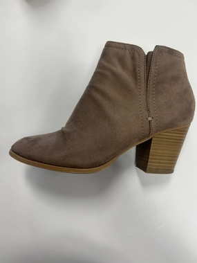 Shoes Heels Block By City Classified  Size: 8 Comfortable Shoes Evening Stilettos