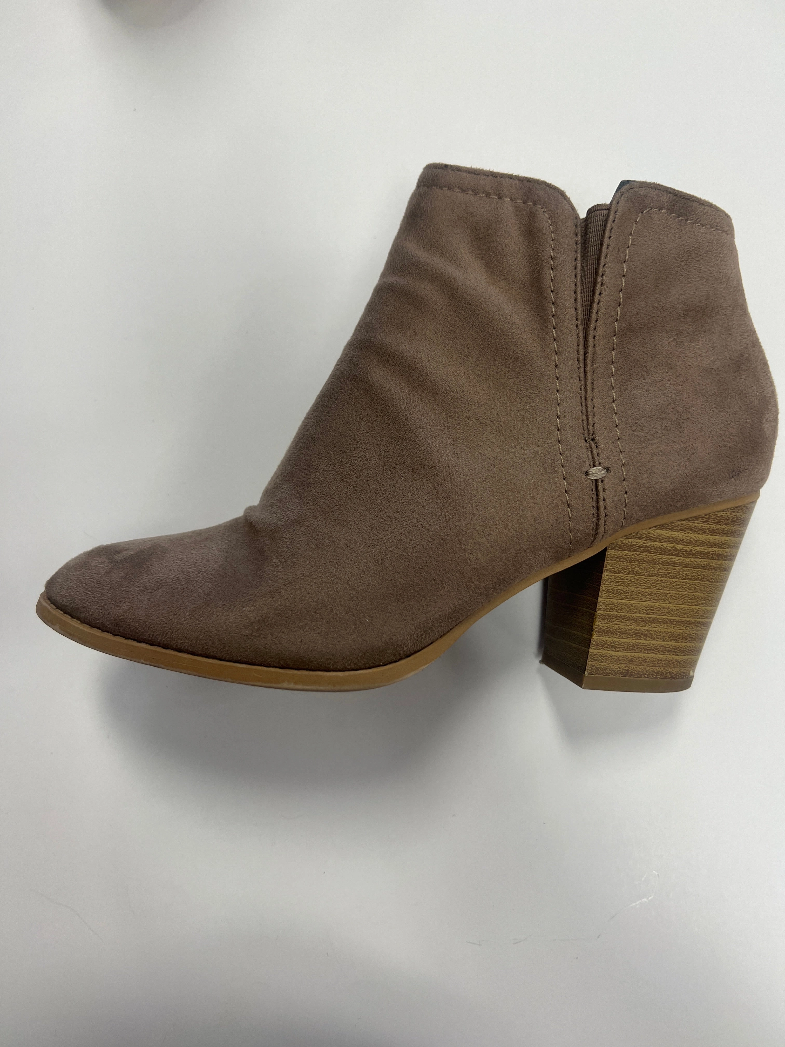 Shoes Heels Block By City Classified  Size: 8 Comfortable Shoes Evening Stilettos