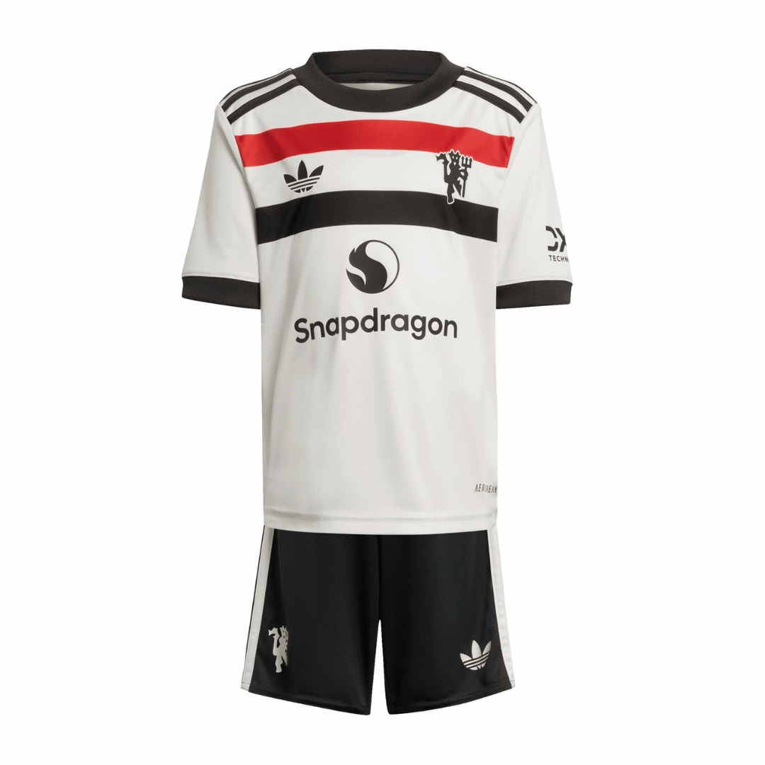 Non Restrictive Armholes Performance Fit Manchester United 24/25 Third Kit Full Set Shirt & Short