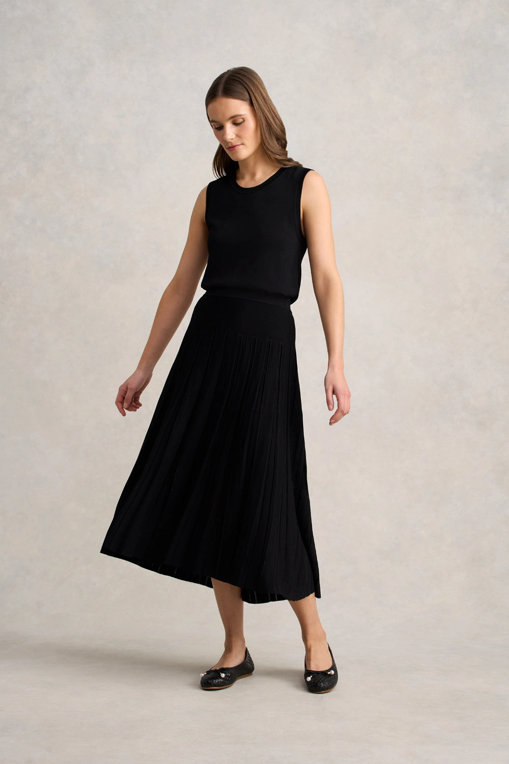 Modern Luxe Weekend Style Pleated Knit Skirt ?C Black