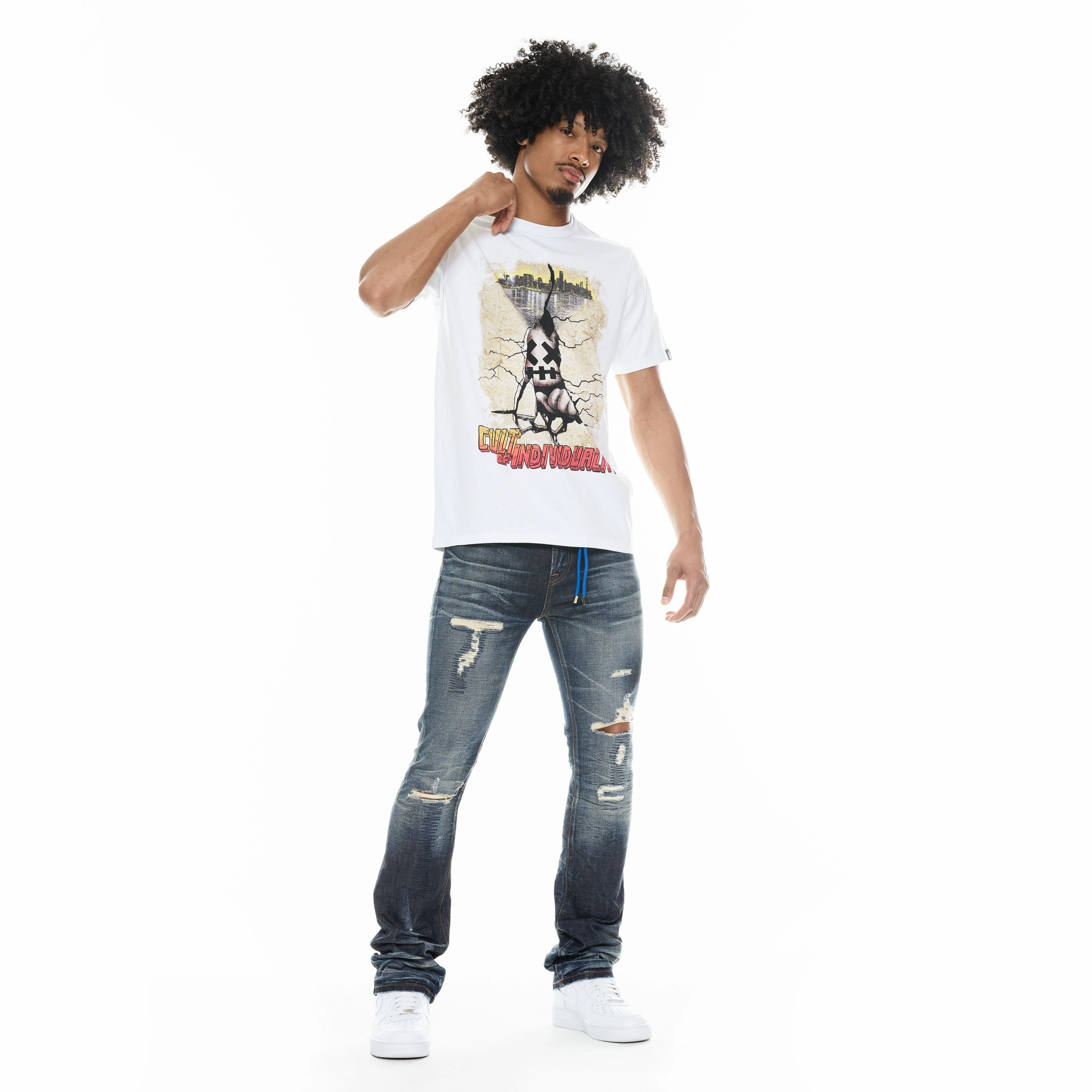 Cult's Short Sleeve Crew Neck Tee "Cracked Wall" in White Stylish Comfort