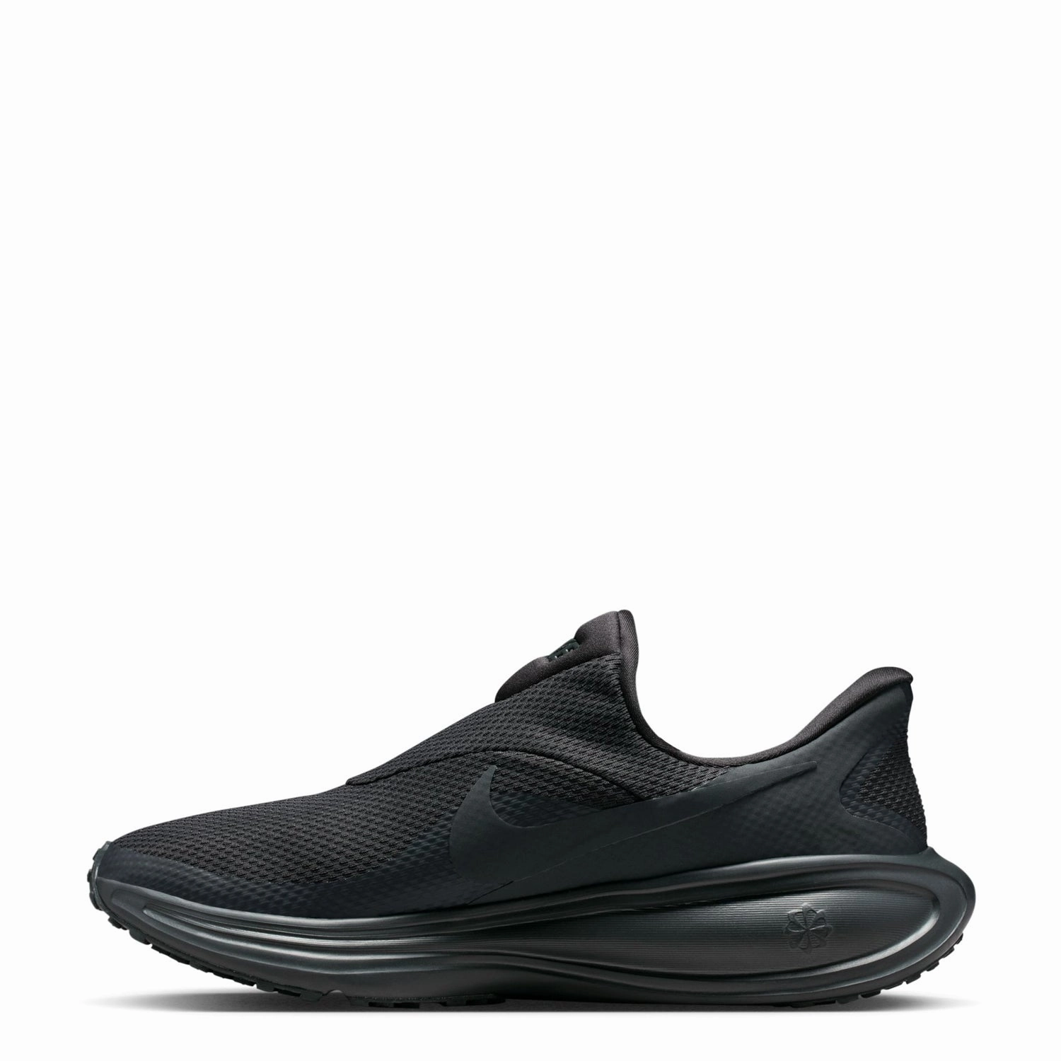 Revolution 8 Easy On - Mens running in a school yard shoes