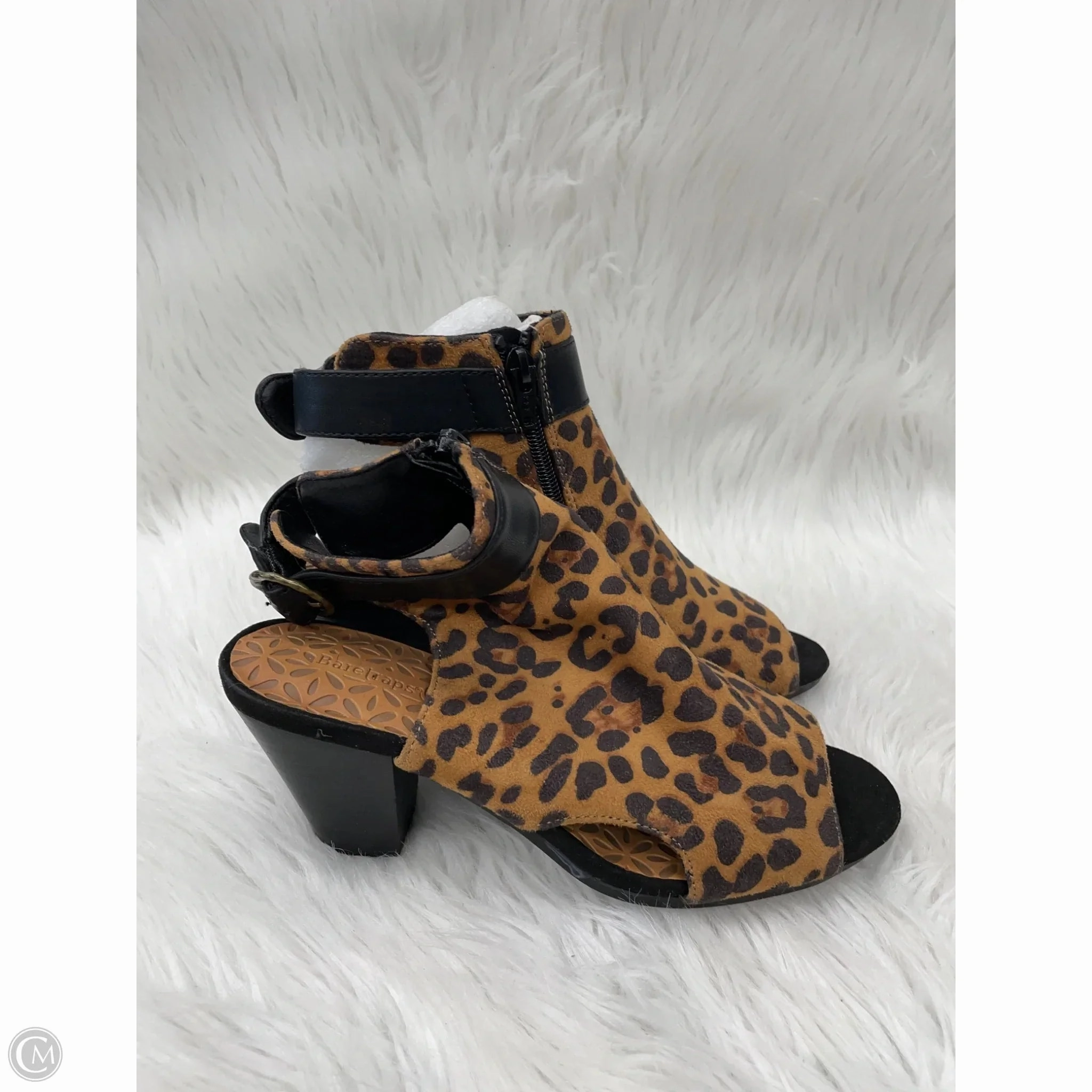 Soft Design Shoes Heels Block By Bare Traps In Animal Print, Size: 7.5