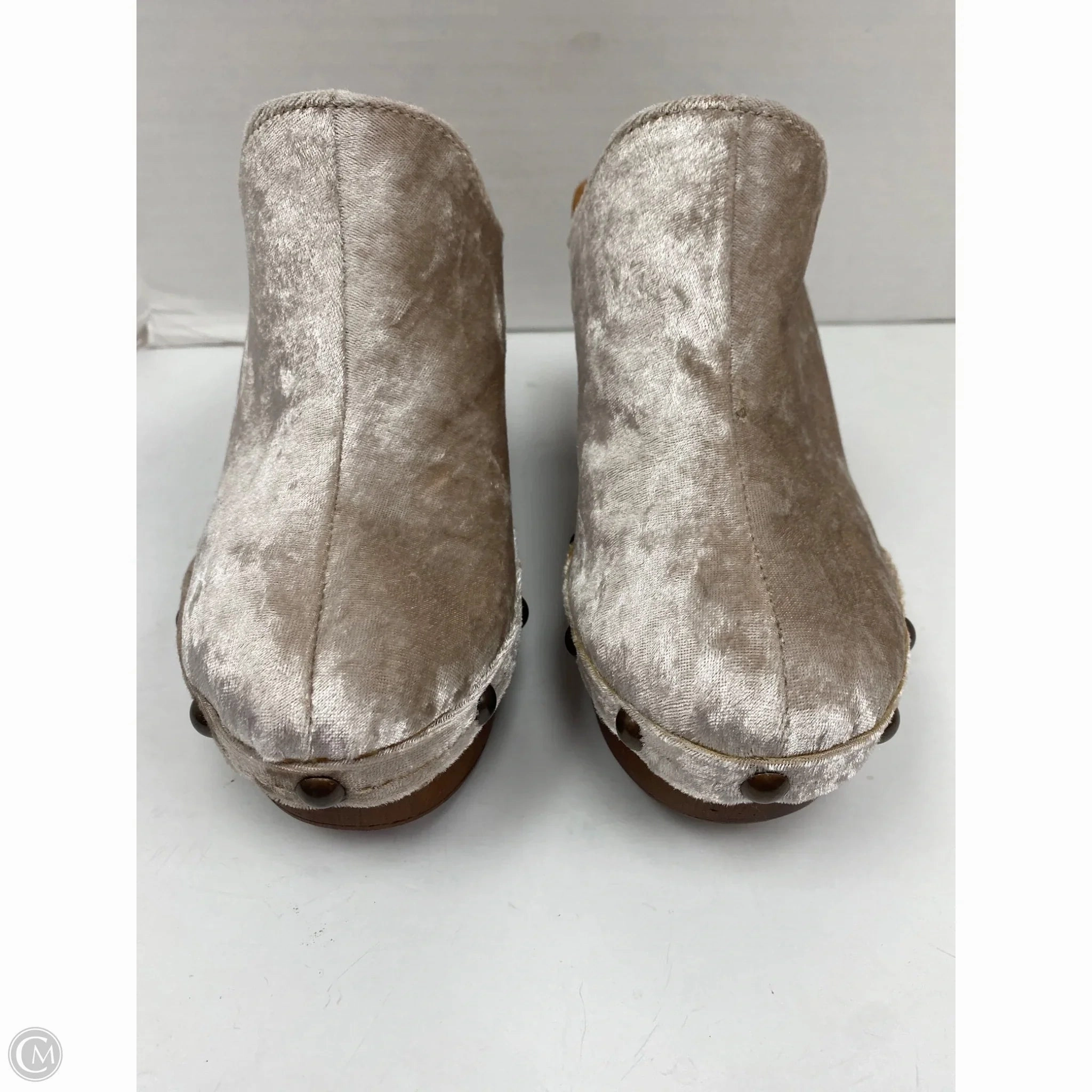 Mid Top Shoes Heels Block By Clothes Mentor In Cream, Size: 6.5