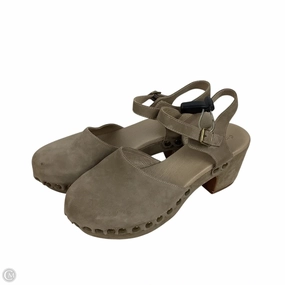 Elegant Platform Sandals Floral Embellished Heels Shoes Heels Block By Clothes Mentor In Taupe, Size: 11