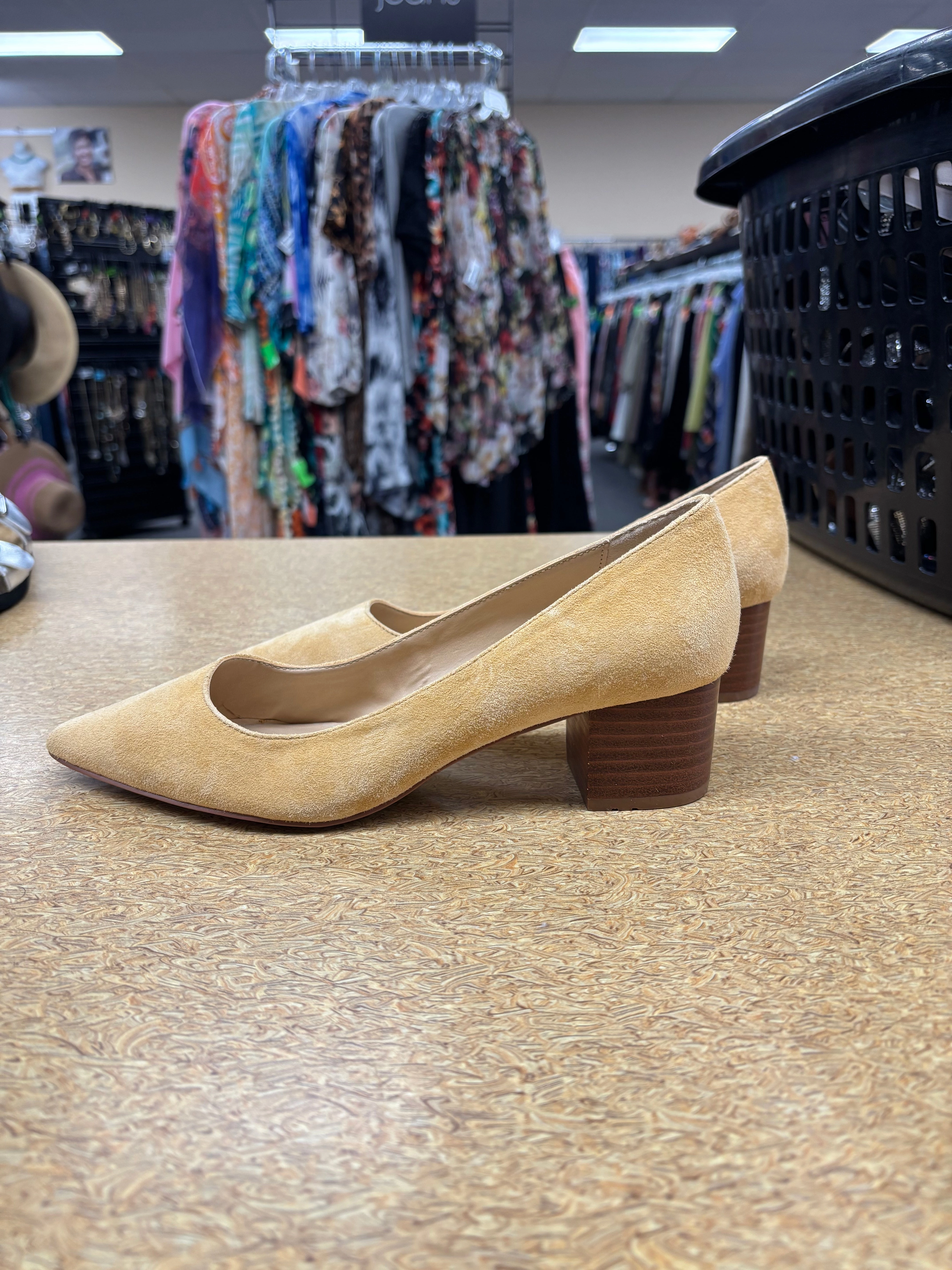 Comfortable Linings Shoes Heels Block By Crown Vintage In Yellow, Size:7.5