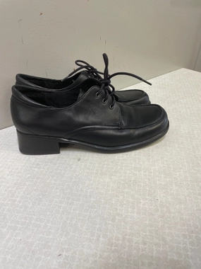 Power Outfit Urban Style Shoes Heels Block By Liz Claiborne In Black, Size: 8.5