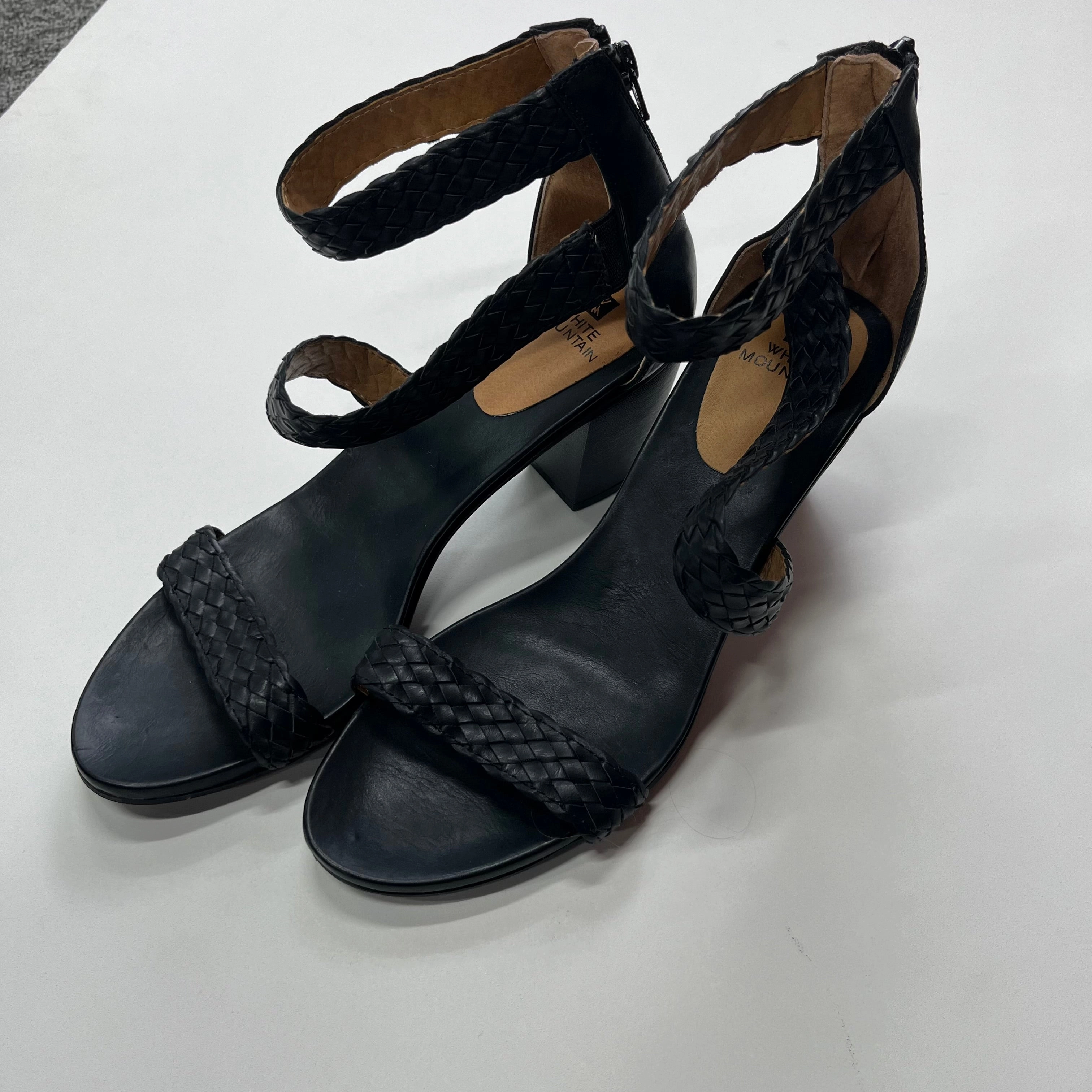 Classic Heels Gum outsole Shoes Heels Block By White Mountain  Size: 10