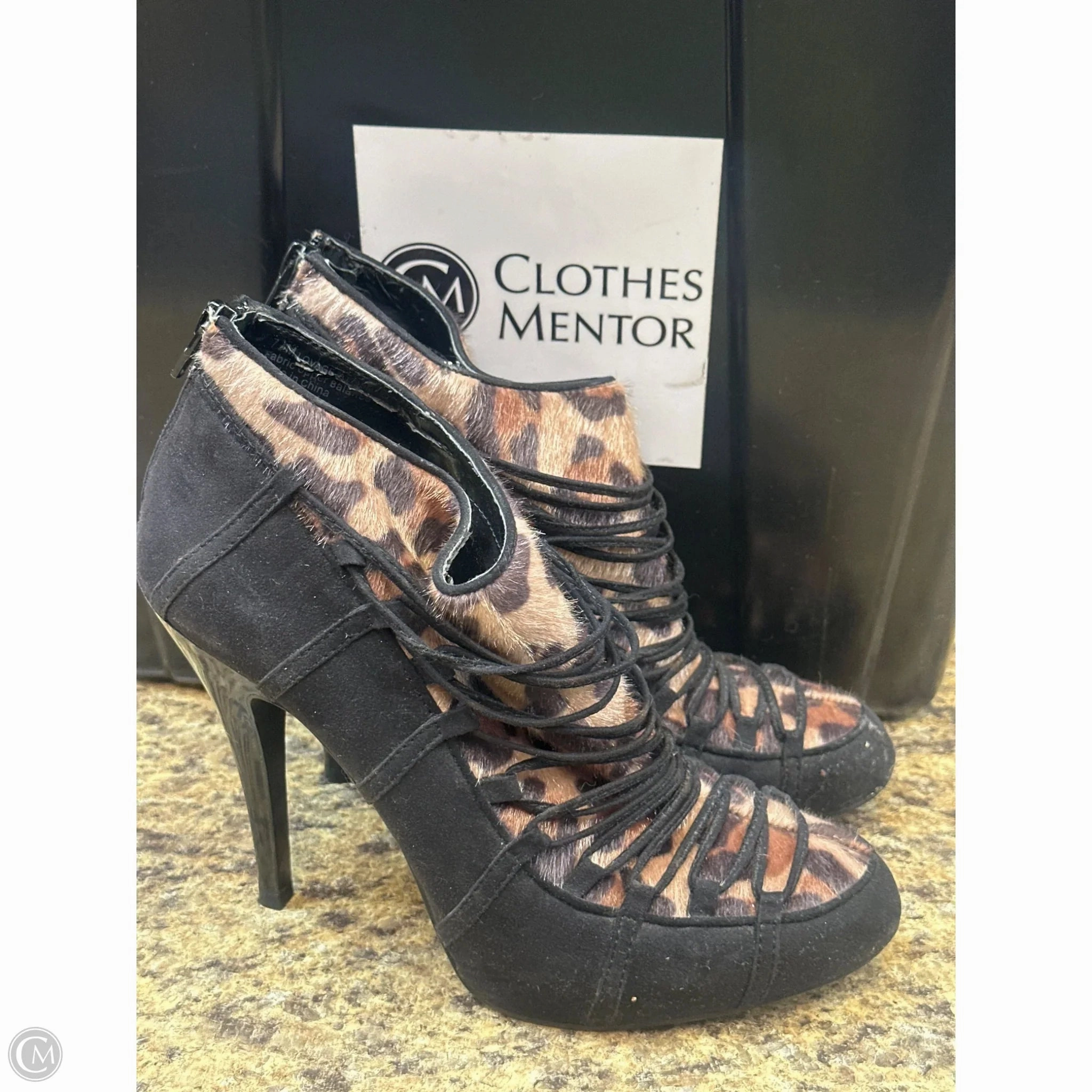 Soft Cushion Heels Shoes Heels Stiletto By Carlos By Carlos Santana In Animal Print, Size: 7.5