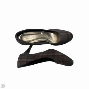 Performance Fashion Heels Shoes Heels Stiletto By Comfort Plus In Grey & Red, Size: 9.5