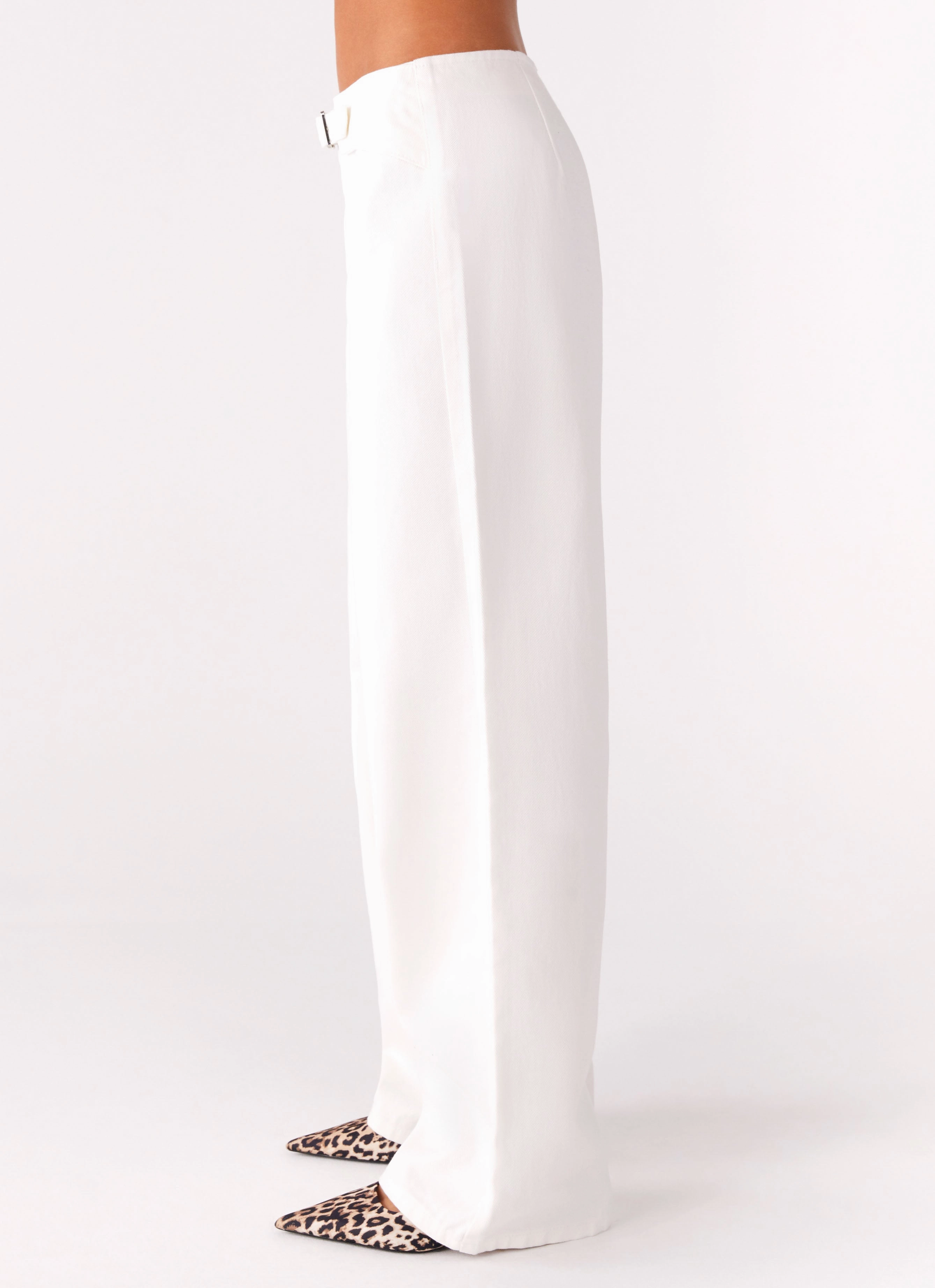 Texas Low Rise Jeans - White City Walk Weekend Warrior