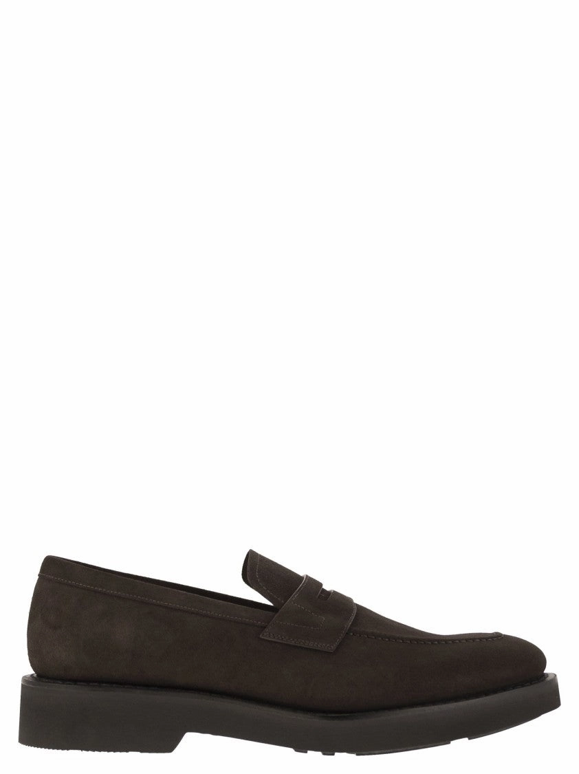 Suede Calfskin Moccasin With Tapered Silhouette Versatile Office Shoes