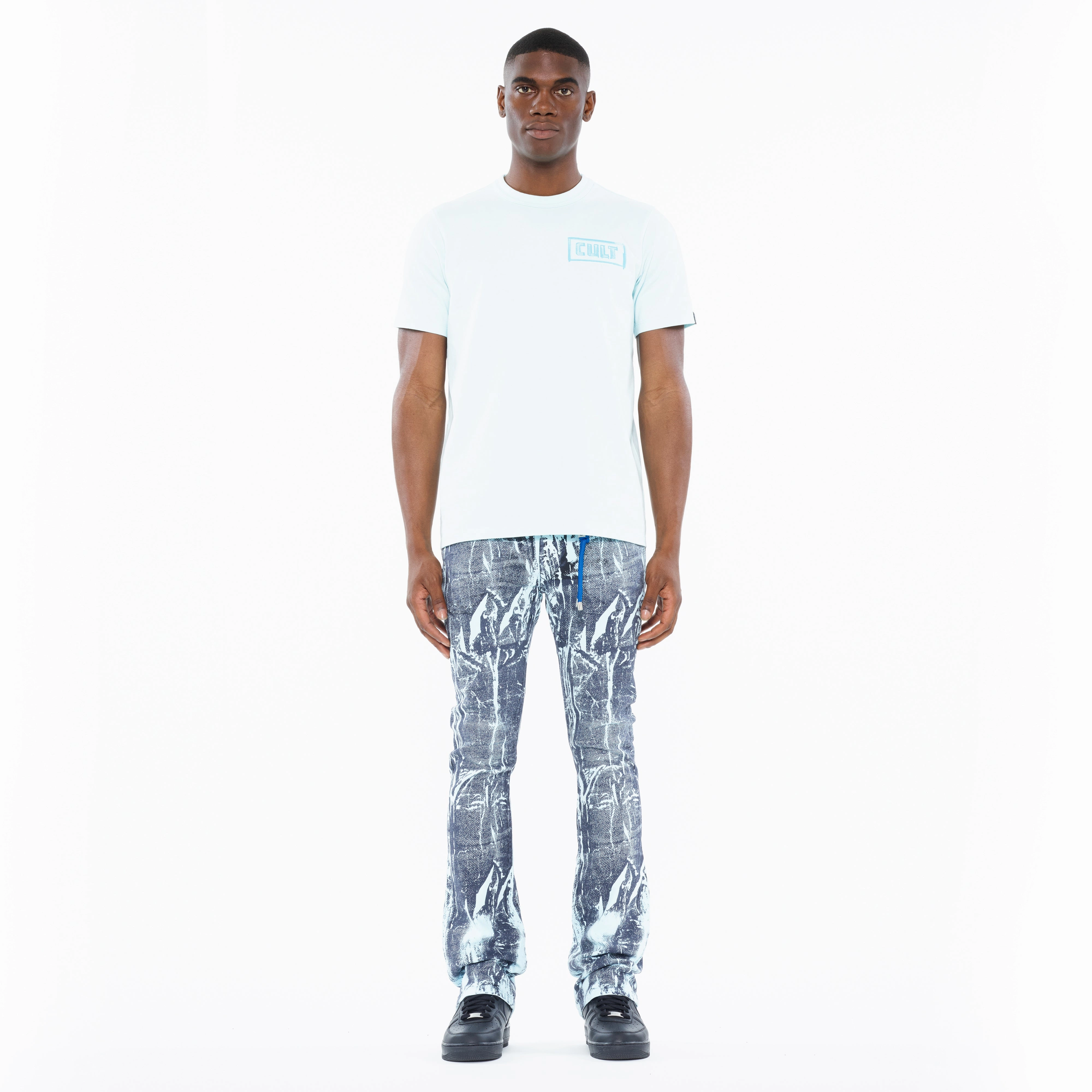 Cult's Heavyweight Short Sleeve Crew Neck Tee "Stroke" in Powder Blue Beach Outfit