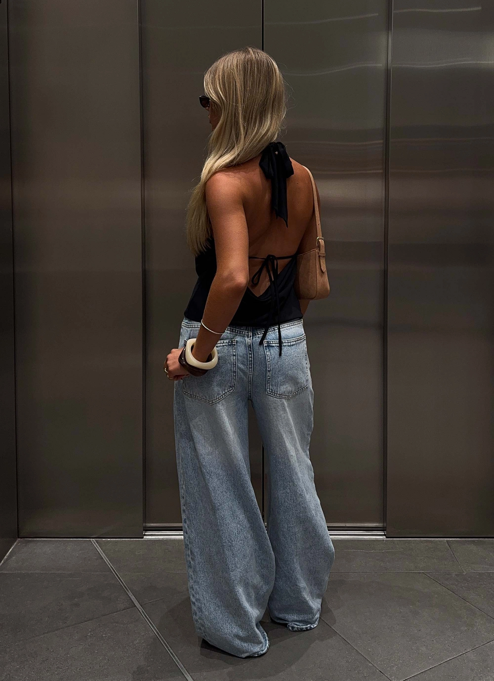 Timeless Wide Leg Jeans - Bleached Blue Light Fabric Relaxed Thigh Cut