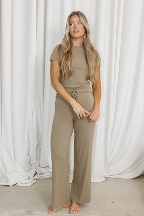 The Muse Knit Ribbed Short Sleeve Top & Pants Set in Mocha *Final-Sale* Slim wear No Ride