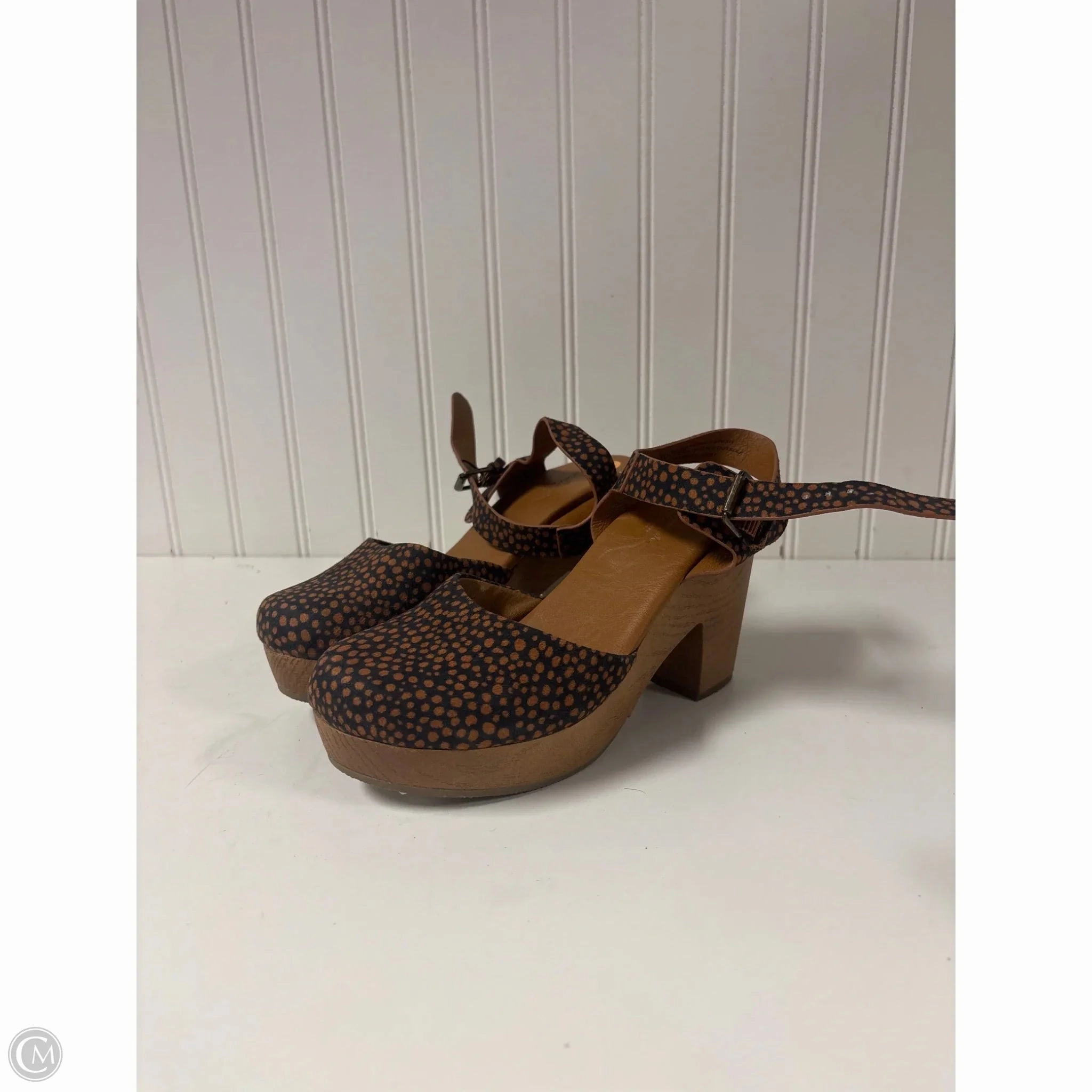 Seasonal Feel Shock Resistant Shoes Heels Block By Universal Thread In Blue & Orange, Size: 6