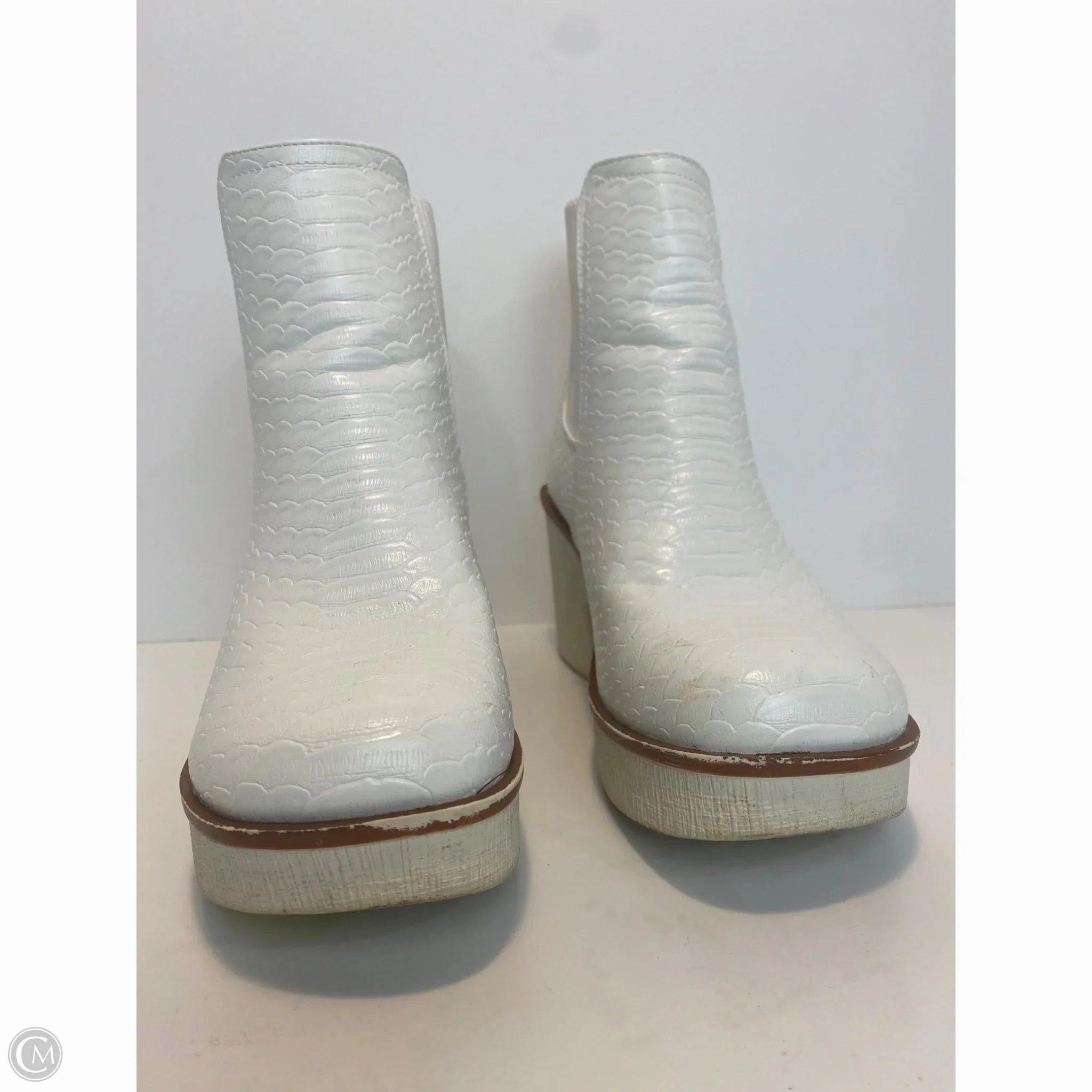 Medium Heel Stable Structure Shoes Heels Block By Pierre Dumas In White, Size: 7