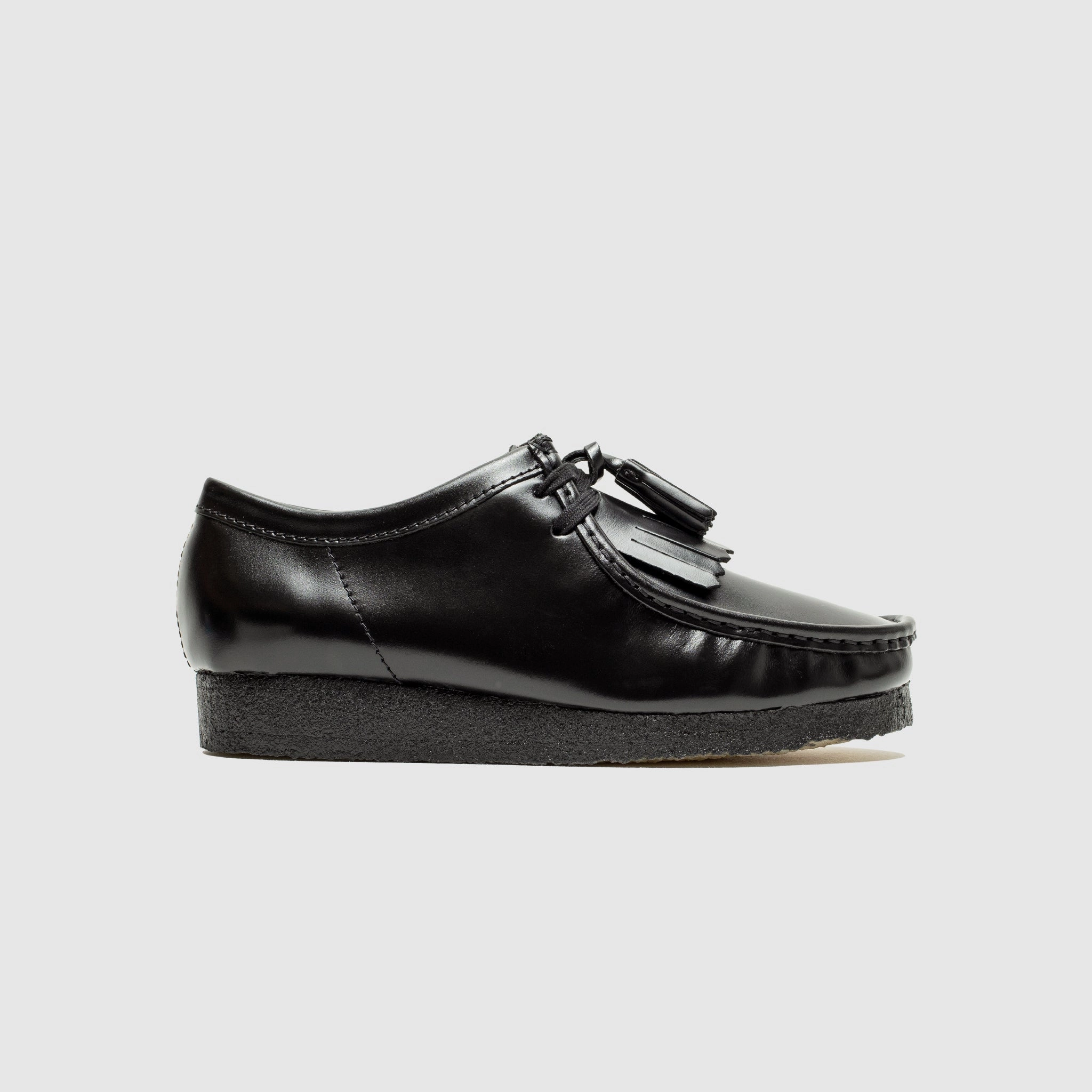 Sturdy WALLABEE "BLACK HISHINE LEATHER"