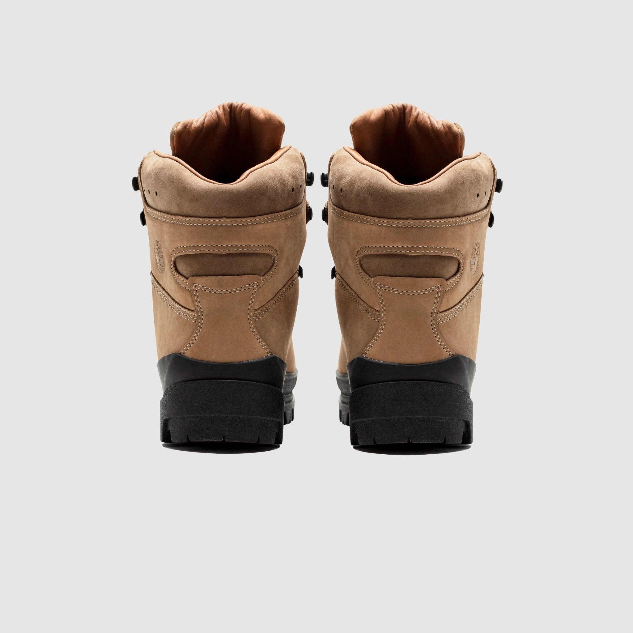 WORLD HIKER Versatile Look