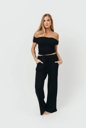 Zendaya Off-Shoulder Top and Drawstring Pants Set in Black Flexibility Fit